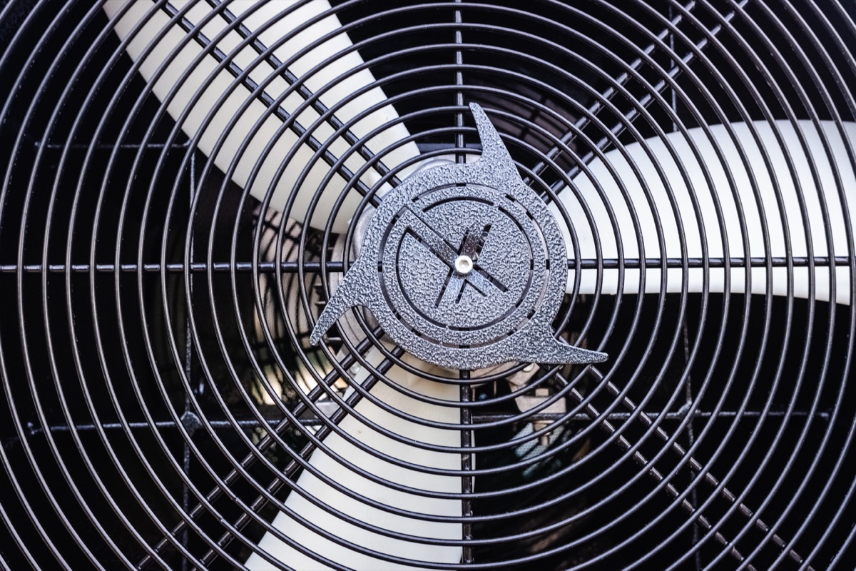 7 Key Benefits of Using Floor Fans to Improve Airflow and Cooling in Your Facility